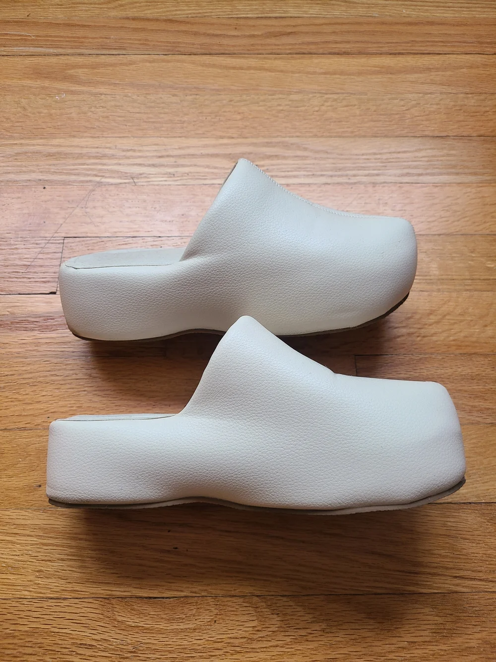 Anthropologie Matisse Bubble Clogs - Picture 3 of 7